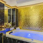 Spanish Steps Versace Style With Jacuzzi