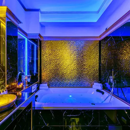 Apartmán Spanish Steps Versace Style With Jacuzzi