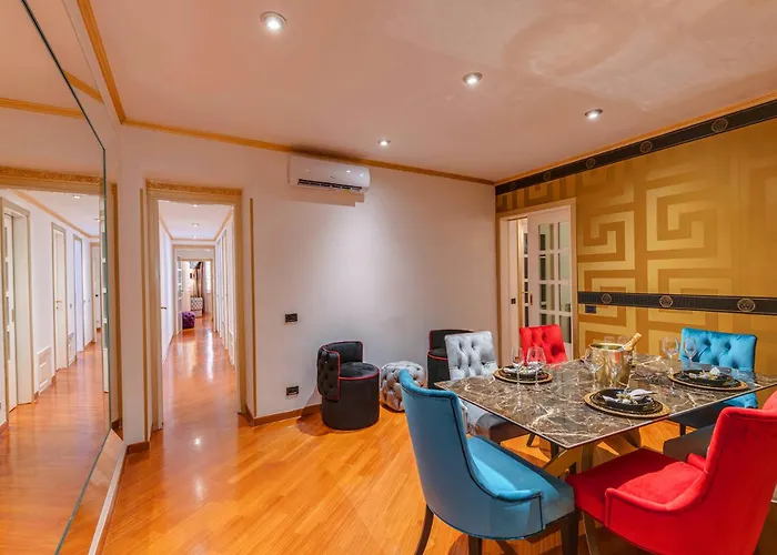 Spanish Steps Versace Style With Jacuzzi Appartement