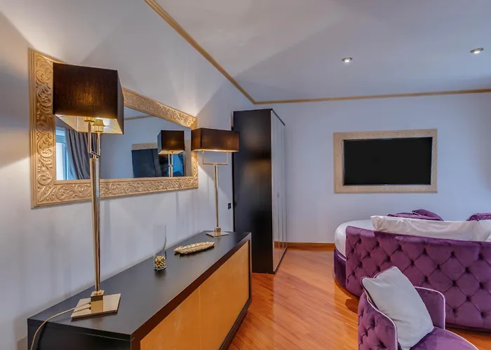 Spanish Steps Versace Style With Jacuzzi * Řím