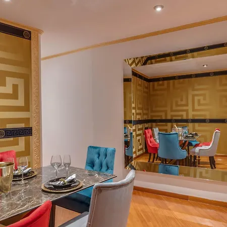 Spanish Steps Versace Style With Jacuzzi