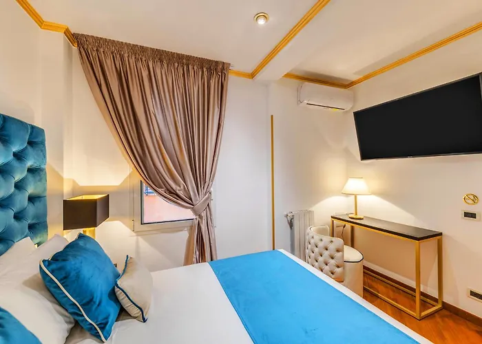 Spanish Steps Versace Style With Jacuzzi *