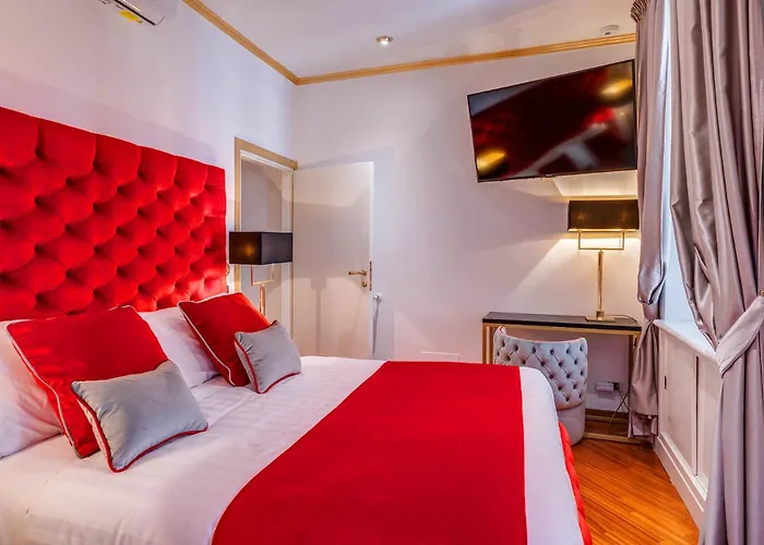 Spanish Steps Versace Style With Jacuzzi Roma